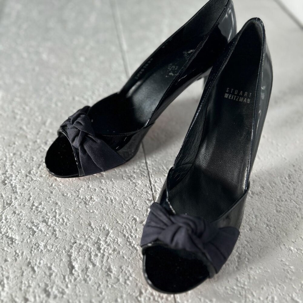 Stuart Weitzman 8.5 Black Patent Leather Knotted Peep Toe Heels Luxury Formal